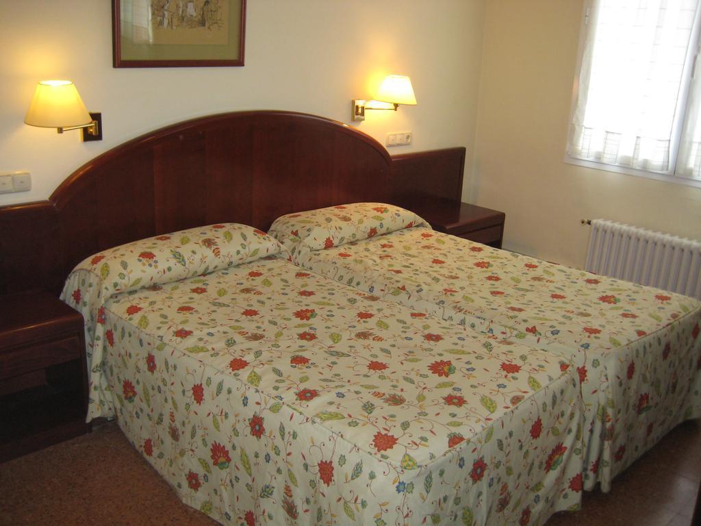 Hotel Gurutzeberri Oiartzun Zimmer foto